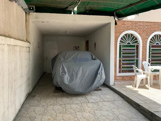 Casa com 194m² 2 quartos e 2 banheiros, à venda, no bairro Parque Industrial em São José dos Campos