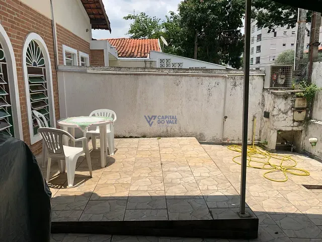 Casa com 194m² 2 quartos e 2 banheiros, à venda, no bairro Parque Industrial em São José dos Campos