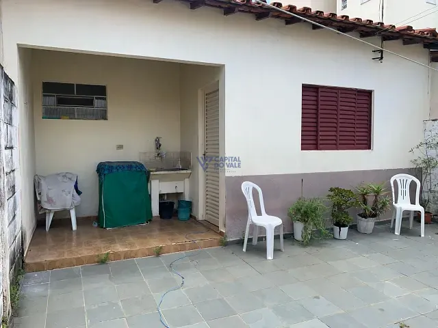 Casa com 194m² 2 quartos e 2 banheiros, à venda, no bairro Parque Industrial em São José dos Campos