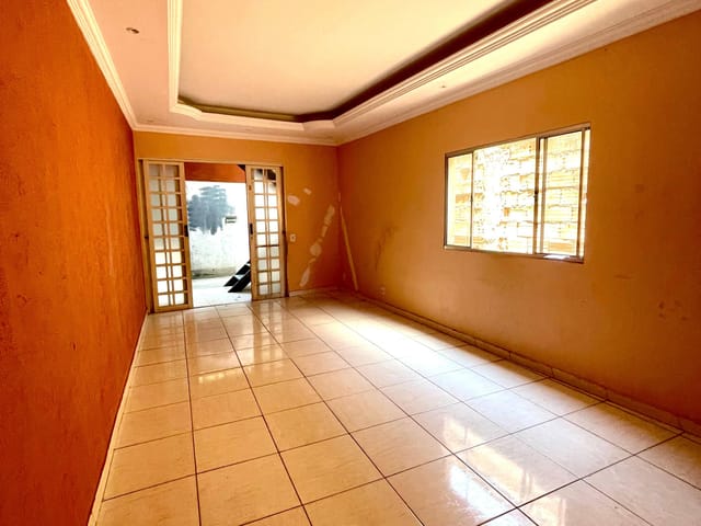 Casa 4 quartos e 2 banheiros, à venda, no bairro Ribeiro de Abreu em Belo Horizonte