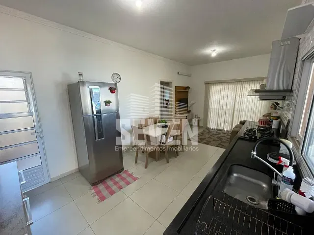Casa com 209m² 2 quartos e 2 banheiros, à venda, no bairro Parque Júlio Nóbrega em Bauru