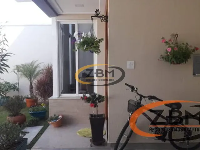 Casa com 250m² 3 quartos e 3 banheiros, à venda, no bairro Jardim Guararapes em Londrina