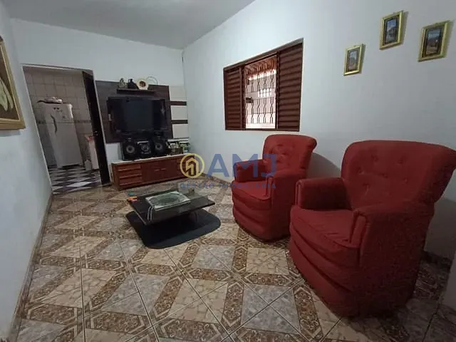 Casa com 230m² 2 quartos e 1 banheiro, à venda, no bairro Condomínio Das Esmeraldas em Goiânia