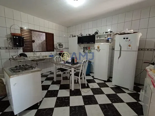Casa com 230m² 2 quartos e 1 banheiro, à venda, no bairro Condomínio Das Esmeraldas em Goiânia