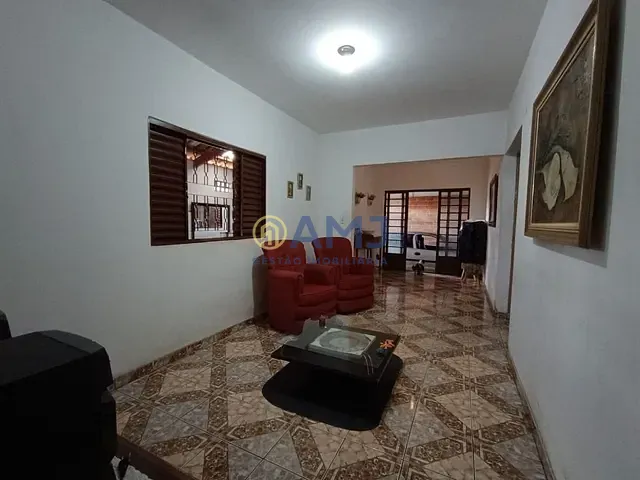 Casa com 230m² 2 quartos e 1 banheiro, à venda, no bairro Condomínio Das Esmeraldas em Goiânia