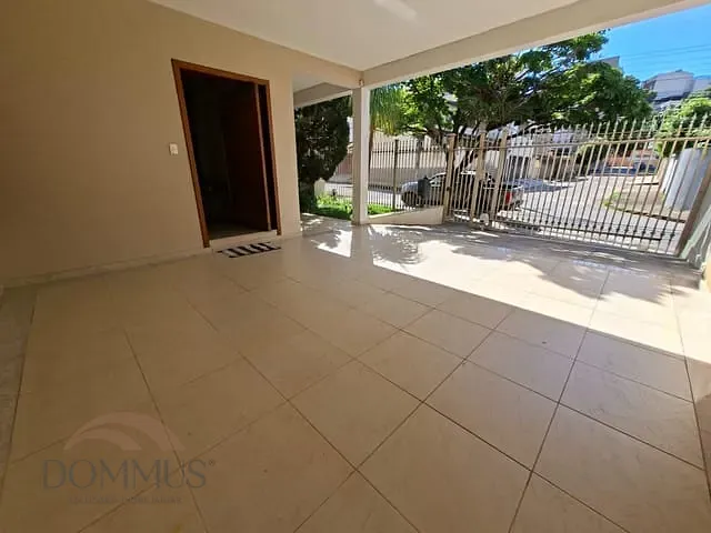 Casa 4 quartos e 3 banheiros, à venda, no bairro Iguaçu em Ipatinga