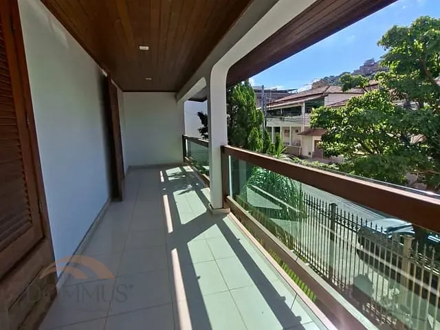 Casa 4 quartos e 3 banheiros, à venda, no bairro Iguaçu em Ipatinga