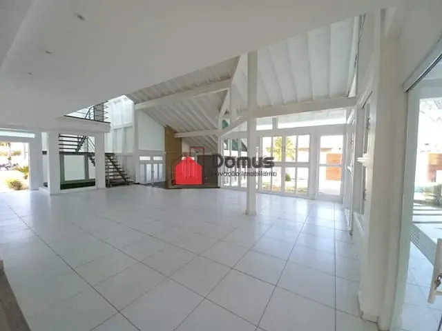 Casa com 681m², à venda, no bairro Taubaté Village em Taubaté