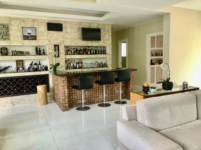 Casa com 760m², à venda, no bairro Quitandinha em Petrópolis