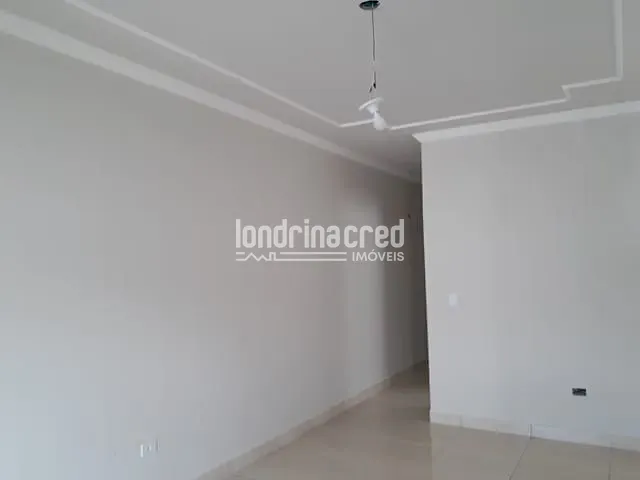 Casa com 160m² 2 quartos e 1 banheiro, à venda, no bairro Parque Residencial João Piza em Londrina