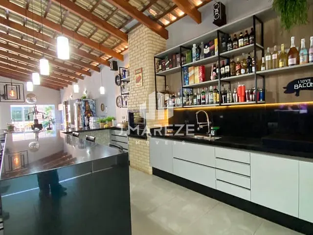Casa com 660m² 3 quartos e 3 banheiros, à venda, no bairro Jardim Menegazzo em Apucarana