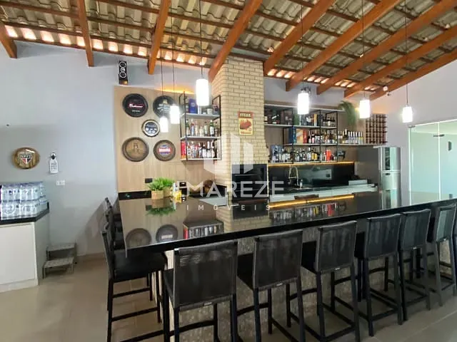 Casa com 660m² 3 quartos e 3 banheiros, à venda, no bairro Jardim Menegazzo em Apucarana