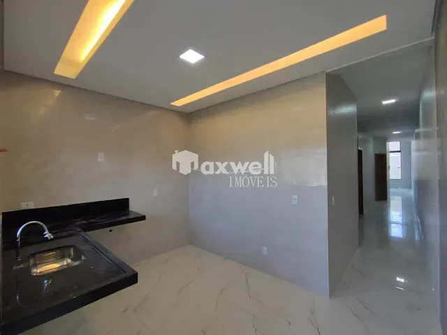 Casa com 190m² 3 quartos e 1 banheiro, à venda, no bairro Jardim Veneza em Aparecida de Goiânia