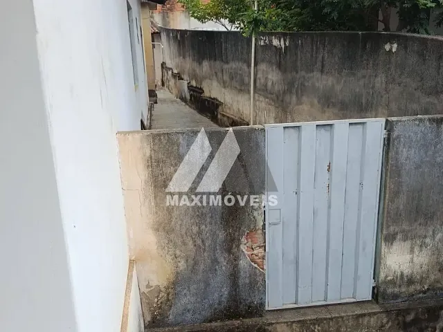 Casa com 229m² 5 quartos e 2 banheiros, para alugar, no bairro Bela Vista em Araçuaí
