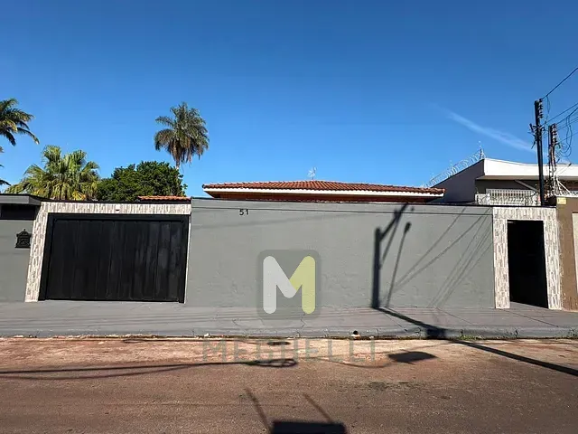 Casa com 383m² 4 quartos e 2 banheiros, à venda, no bairro Jardim Dom Camilo em Serrana
