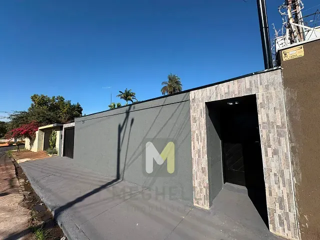 Casa com 383m² 4 quartos e 2 banheiros, à venda, no bairro Jardim Dom Camilo em Serrana
