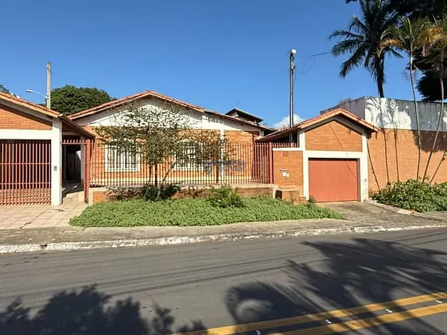Casa com 637m² 4 quartos e 4 banheiros, à venda, no bairro Jardim das Indústrias em São José dos Campos