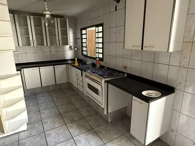 Casa com 637m² 4 quartos e 4 banheiros, à venda, no bairro Jardim das Indústrias em São José dos Campos
