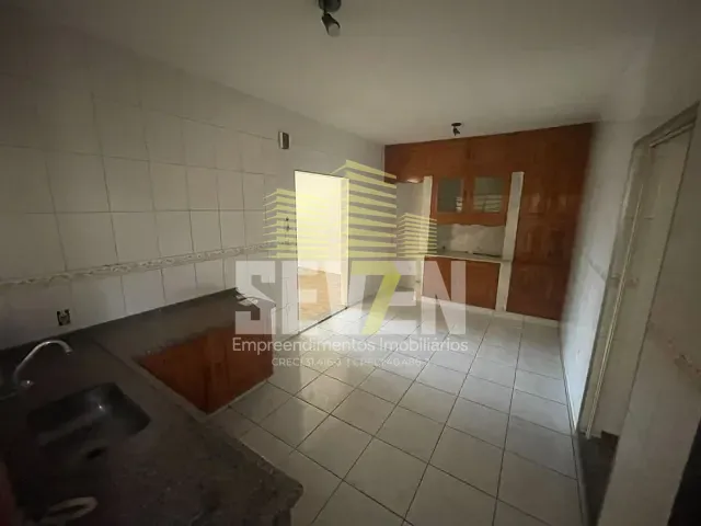 Casa com 300m² 3 quartos e 2 banheiros, à venda, no bairro Vila São João da Boa Vista em Bauru