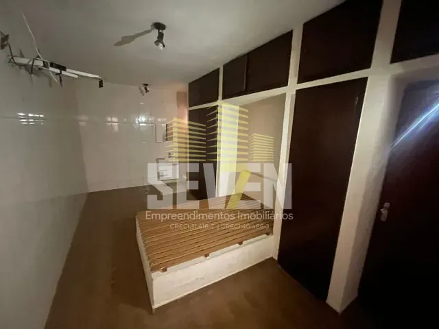 Casa com 300m² 3 quartos e 2 banheiros, à venda, no bairro Vila São João da Boa Vista em Bauru