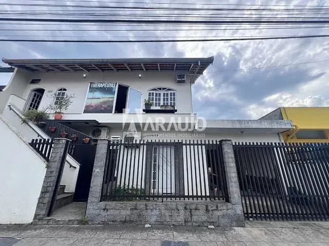 Casa com 162m² 4 quartos e 2 banheiros, à venda, no bairro São Judas em Itajaí