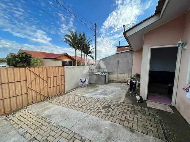 Casa com 150m² 4 quartos e 1 banheiro, à venda, no bairro Uvaranas em Ponta Grossa