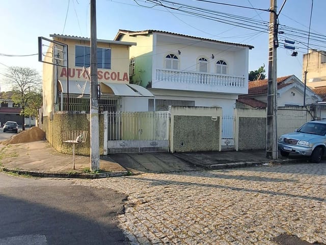 Casa 5 quartos e 2 banheiros, à venda ou para alugar, no bairro Parque Caju em Campos dos Goytacazes