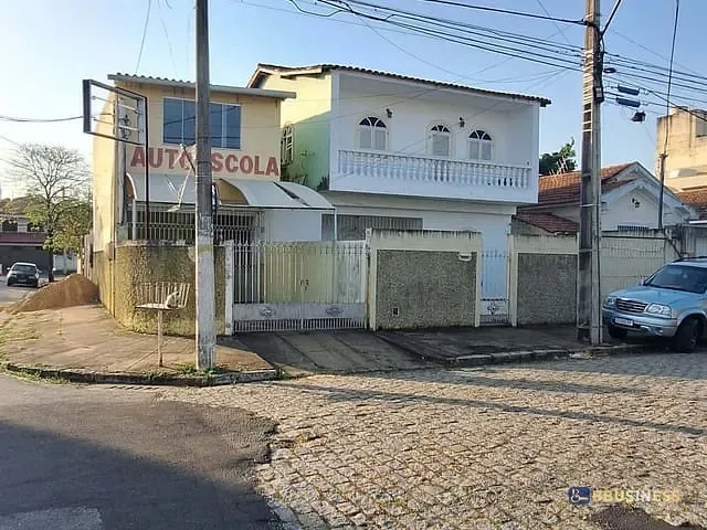 Casa 5 quartos e 2 banheiros, à venda ou para alugar, no bairro Parque Caju em Campos dos Goytacazes