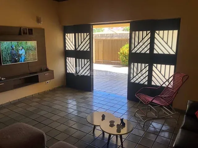 Casa com 390m² 3 quartos e 3 banheiros, à venda, no bairro Cristo Rei em Teresina