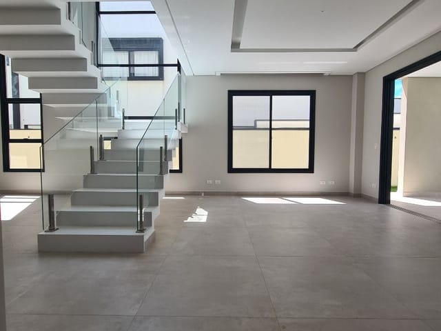 Casa com 450m² 4 quartos e 5 banheiros, à venda, no bairro Condomínio Residencial Alphaville II em São José dos Campos