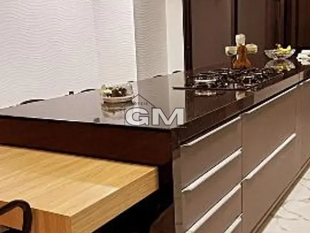 Casa com 300m² 3 quartos e 3 banheiros, à venda, no bairro Centro em Brodowski