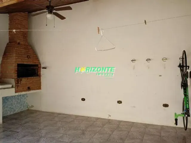 Casa com 250m² 3 quartos e 2 banheiros, à venda, no bairro Urbanova em São José dos Campos