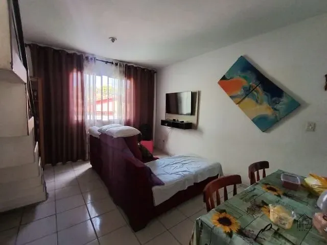 Casa 3 quartos e 2 banheiros, à venda, no bairro Parque Bahia em Cotia