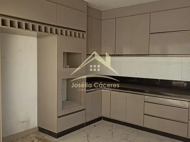 Casa com 360m² 4 quartos e 3 banheiros, à venda, no bairro Jardim Cuiabá em Cuiabá