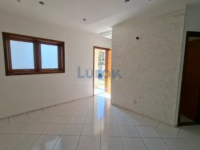 Casa com 341m² 3 quartos e 3 banheiros, para alugar, no bairro Condomínio Residencial São Joaquim em Valinhos