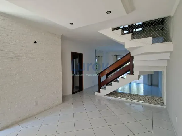 Casa com 341m² 3 quartos e 3 banheiros, para alugar, no bairro Condomínio Residencial São Joaquim em Valinhos