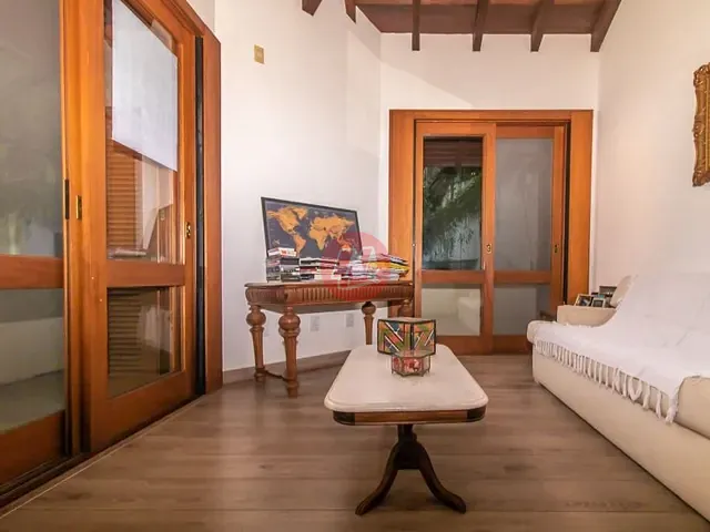 Casa com 100m² 3 quartos e 4 banheiros, à venda, no bairro Boa Vista em Porto Alegre