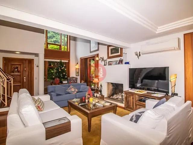 Casa com 100m² 3 quartos e 4 banheiros, à venda, no bairro Boa Vista em Porto Alegre