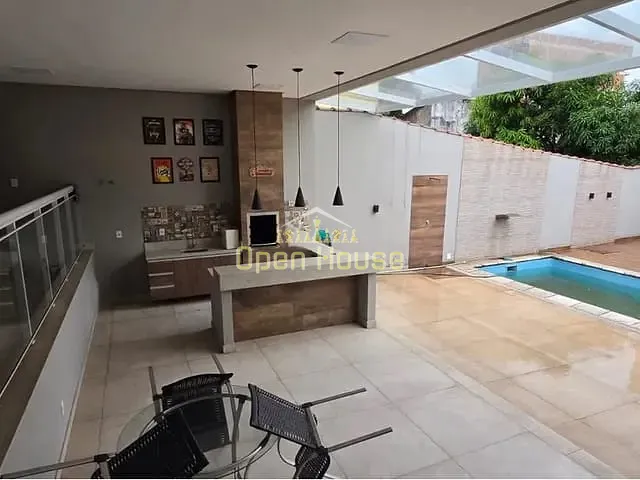 Casa com 357m² 4 quartos e 2 banheiros, à venda, no bairro Jardim Amália em Volta Redonda