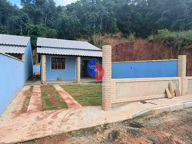 Casa 2 quartos e 1 banheiro, à venda, no bairro Baía Branca (Praia de Mauá) em Magé