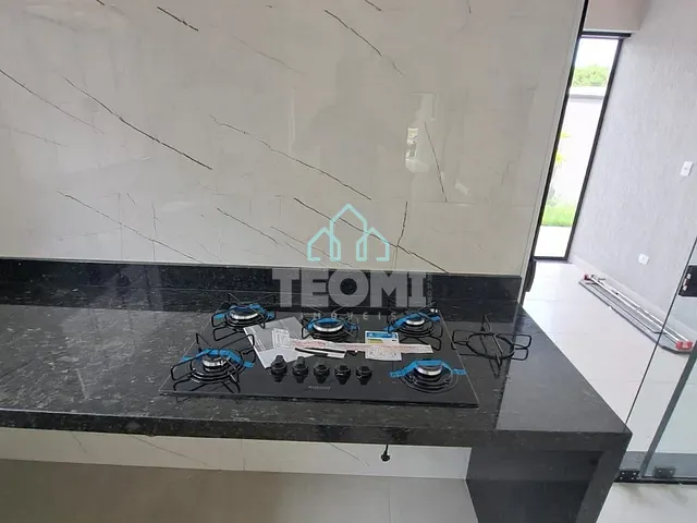Casa com 308m² 3 quartos e 4 banheiros, à venda, no bairro Jardim Jaragua em Taubaté