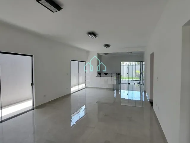 Casa com 308m² 3 quartos e 4 banheiros, à venda, no bairro Jardim Jaragua em Taubaté