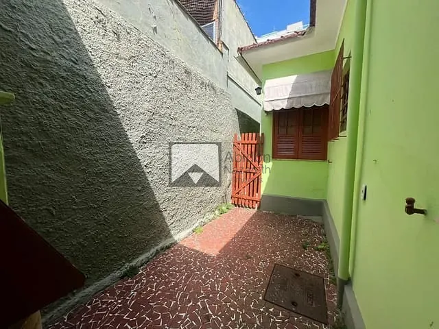 Casa com 450m² 3 quartos e 3 banheiros, à venda, no bairro Santa Rosa em Niterói