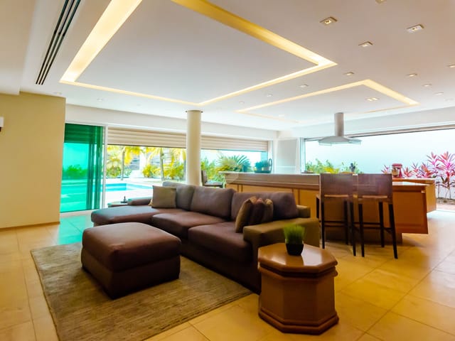 Casa com 1000m² 3 quartos e 5 banheiros, à venda, no bairro Barra da Tijuca em Rio de Janeiro