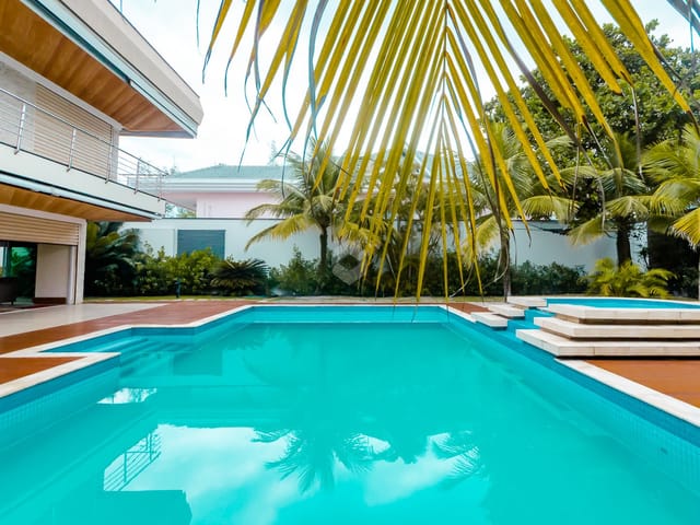 Casa com 1000m² 3 quartos e 5 banheiros, à venda, no bairro Barra da Tijuca em Rio de Janeiro