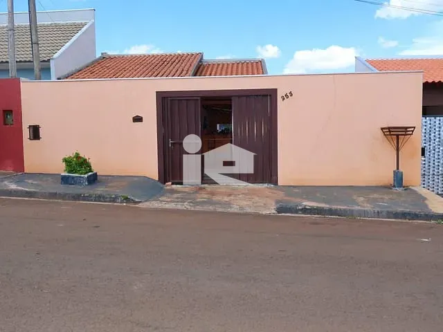 Casa com 250m² 3 quartos e 1 banheiro, à venda, no bairro Conjunto Habitacional San Fernando em Rolândia