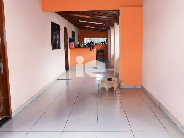 Casa com 250m² 3 quartos e 1 banheiro, à venda, no bairro Conjunto Habitacional San Fernando em Rolândia