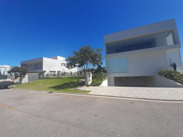 Casa com 452m² 4 quartos e 4 banheiros, à venda, no bairro Condomínio Residencial Alphaville em São José dos Campos