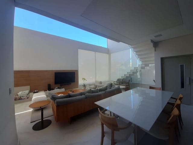 Casa com 452m² 4 quartos e 4 banheiros, à venda, no bairro Condomínio Residencial Alphaville em São José dos Campos