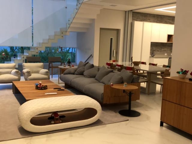 Casa com 452m² 4 quartos e 4 banheiros, à venda, no bairro Condomínio Residencial Alphaville em São José dos Campos